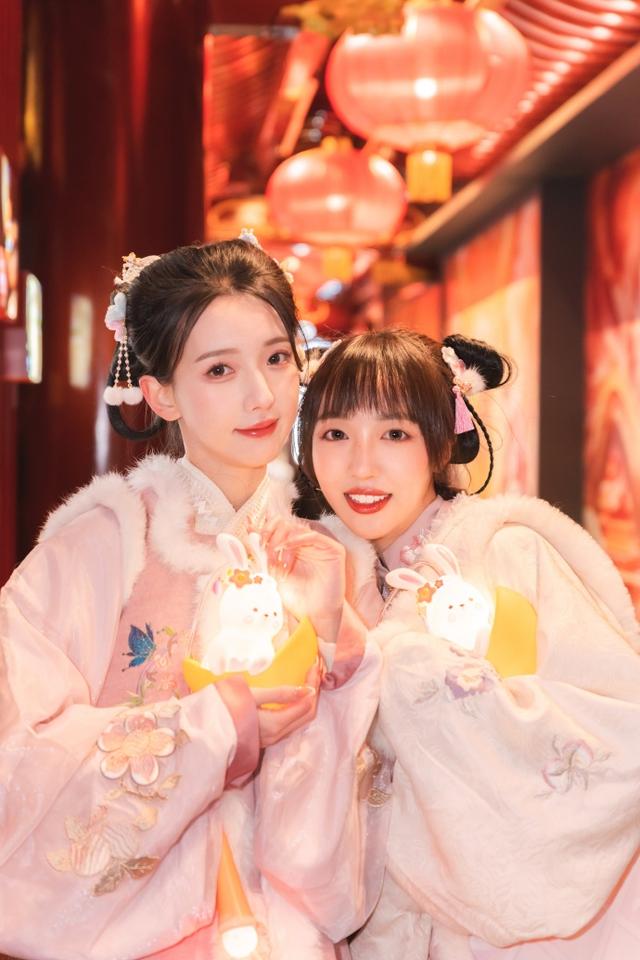黄桃短剧最新穿越